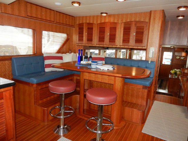 Yacht Dinnette